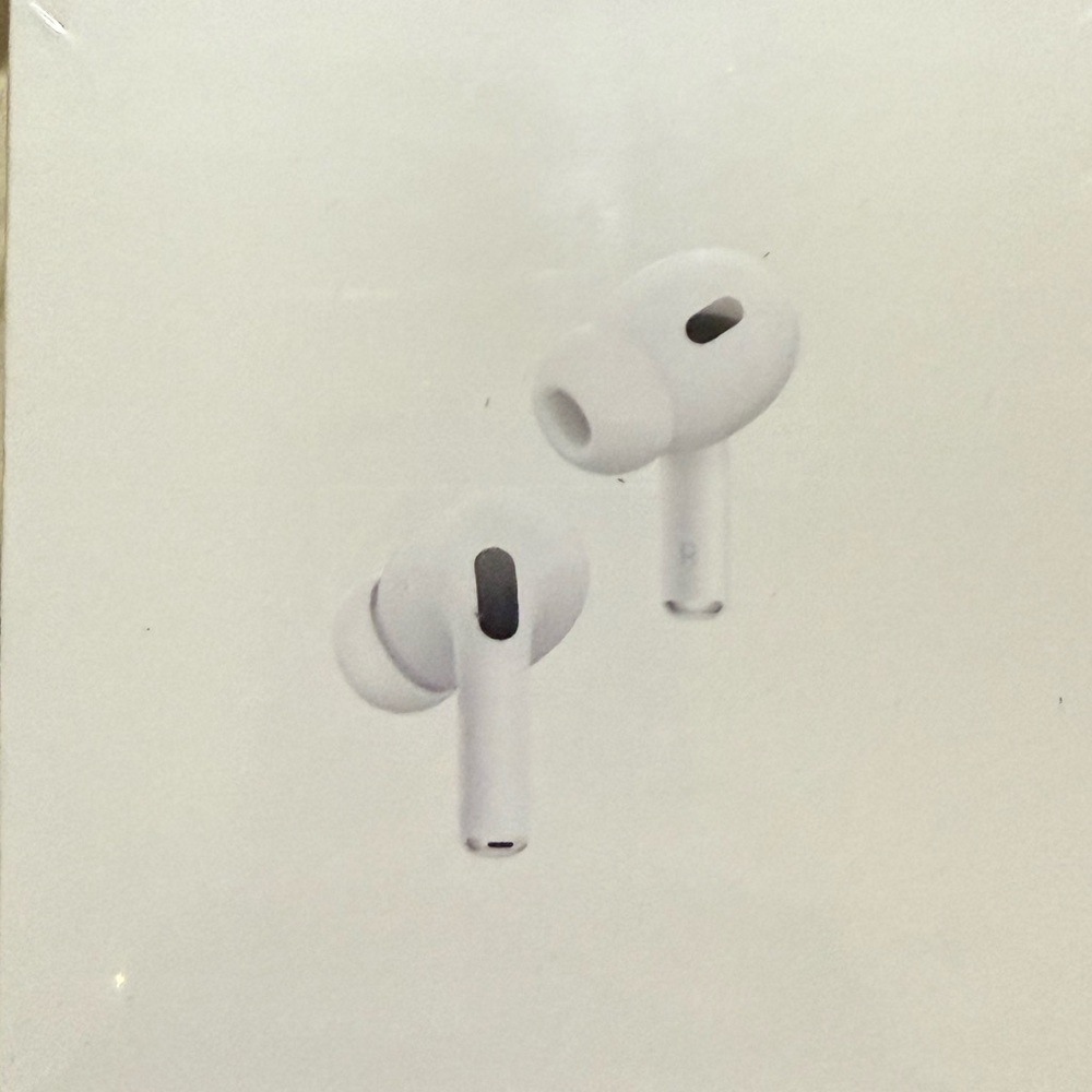 Wireless EarPods with Magnetic Charging Case